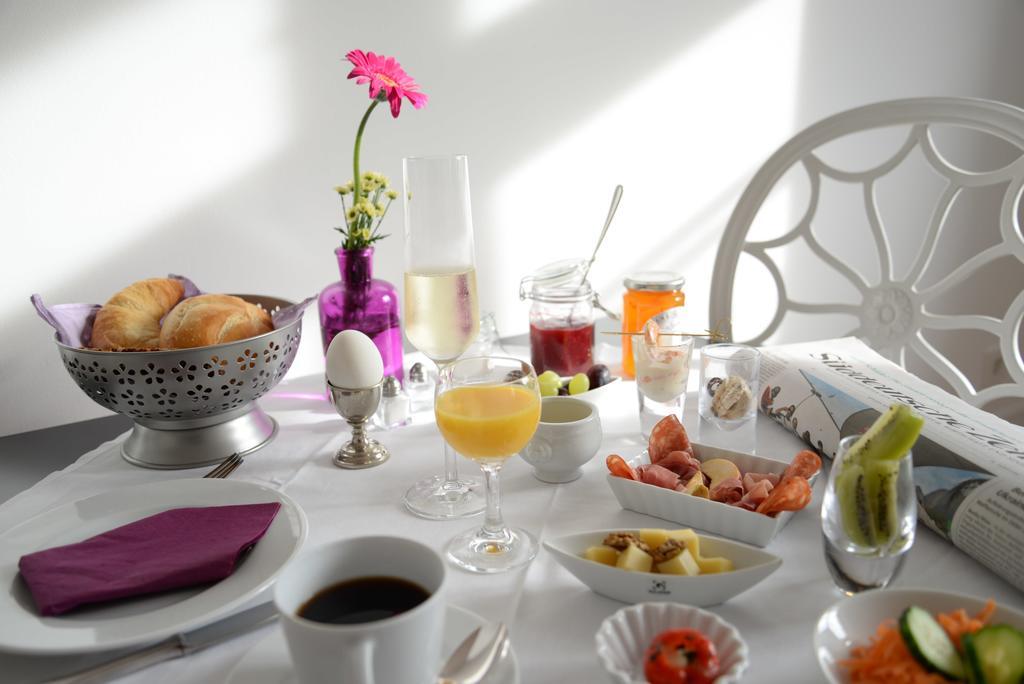 Alte Apotheke Bed & Breakfast Karlsbad Bagian luar foto