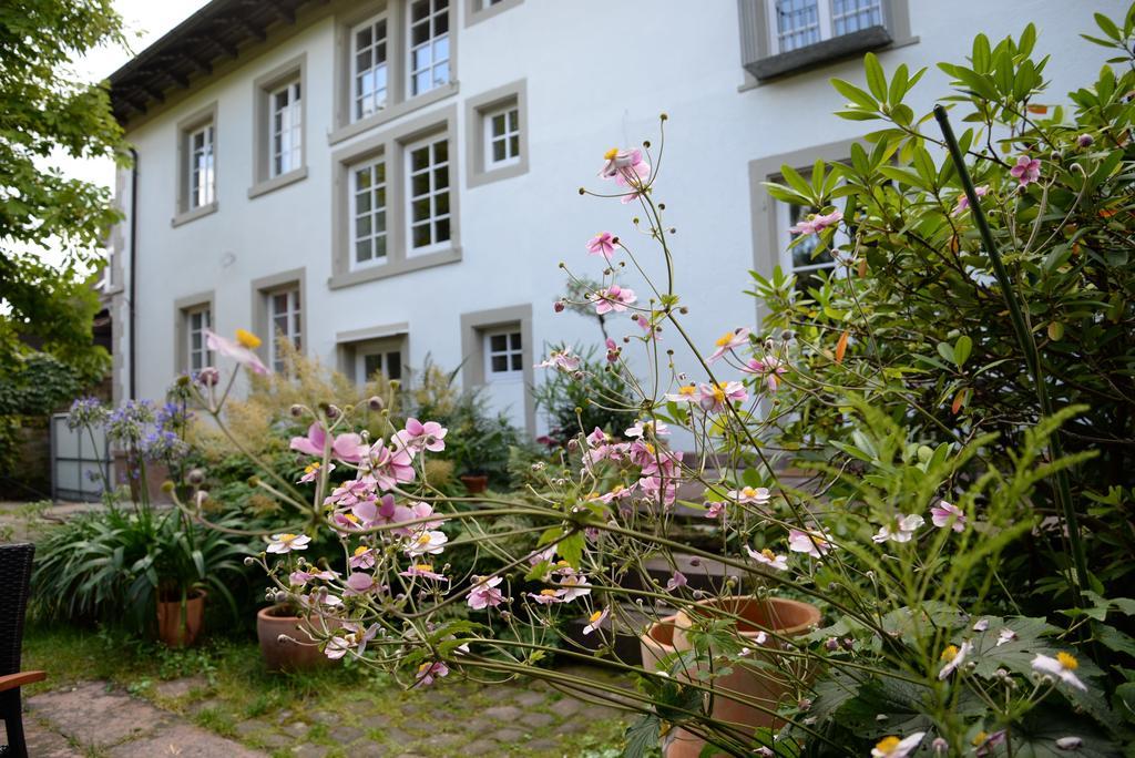 Alte Apotheke Bed & Breakfast Karlsbad Bagian luar foto